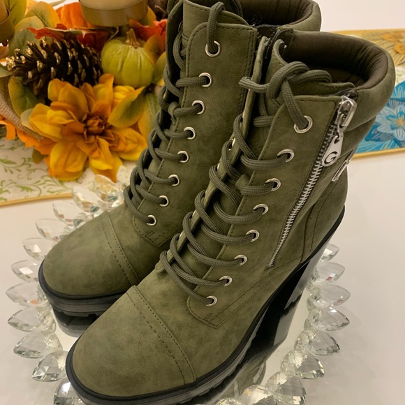 Guess women’s green suede boots size 8 - Picture 5 of 11